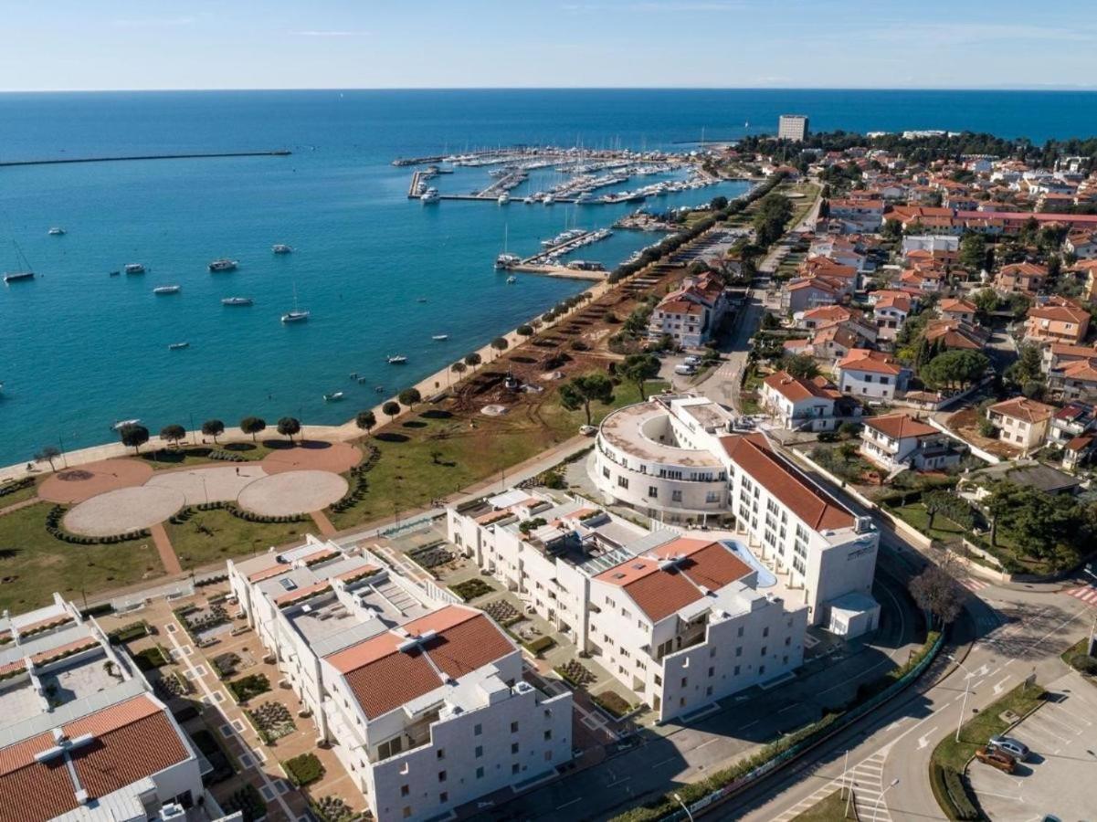 Edra Suite Apartment Umag Eksteriør billede
